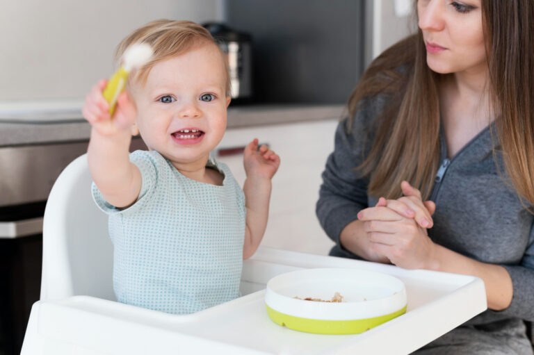 Tips For Introducing Solids to Babies